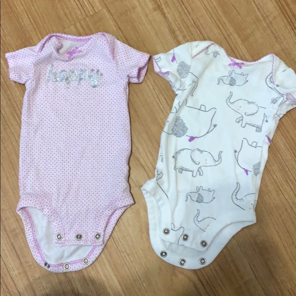 2 bodysuits